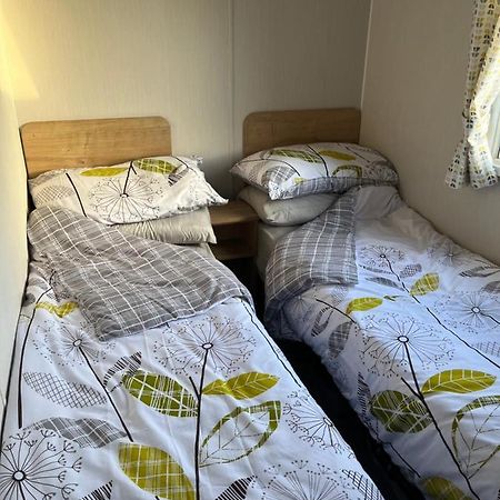Lorraine'S Caravan Holiday Morecambe Exterior foto